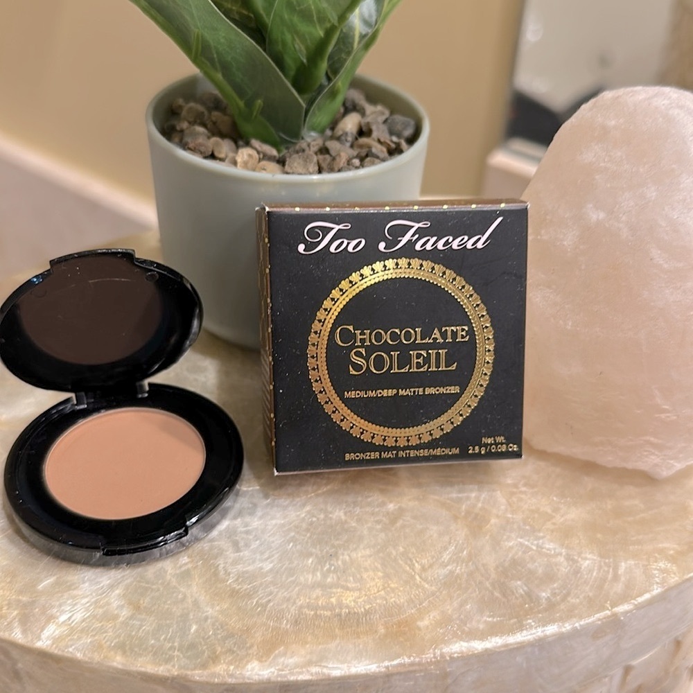 SALE🩷Too Faced Chocolate Soleil Home Accent